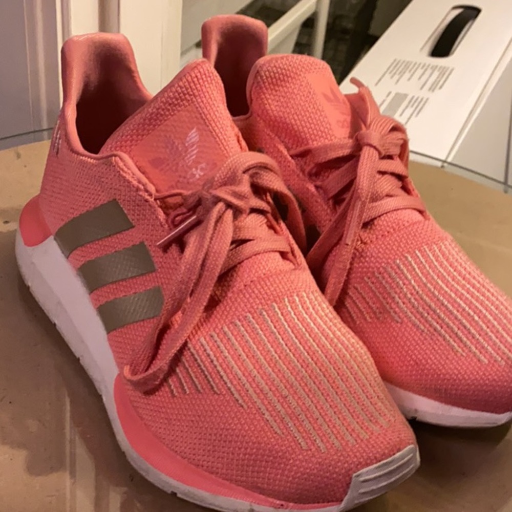 Adidas Sneakers